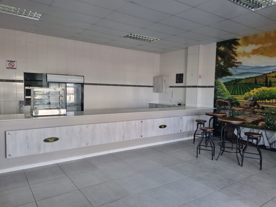 To Let Commercial Property for Rent in Voorbaai Western Cape